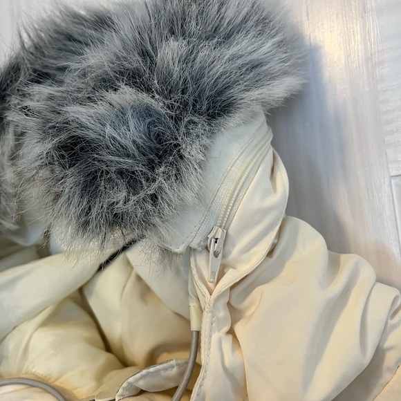 Board Dokter Sz 10 Cream Puffer with Silver Faux Fur Hood Trim - Picture 2 of 9